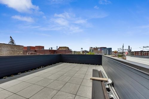 2345 Mclean Ave, Chicago IL 60647-4113 exterior