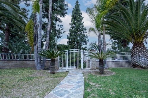 1910 Domingo Rd, Fullerton CA 92835-3411 exterior