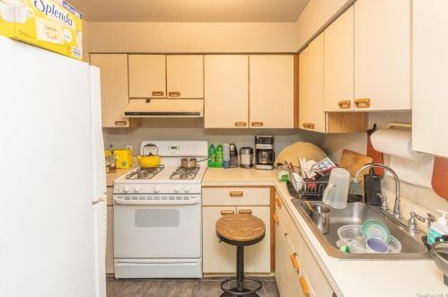 5 Ruth Ct, Middletown NY 10940-5328 exterior