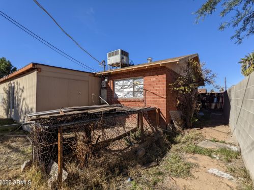 4225 Cavalier Dr, Phoenix AZ 85017-1727 exterior