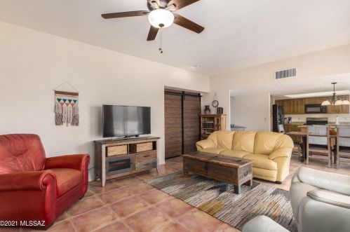 1080 Eagle Lndg Pl, Tucson AZ 85737-9230 exterior