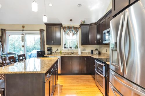 102 Bog Rd, Concord NH 03303-1008 exterior