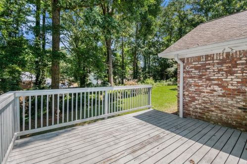 4092 Gladney Dr, Atlanta GA 30340-4720 exterior