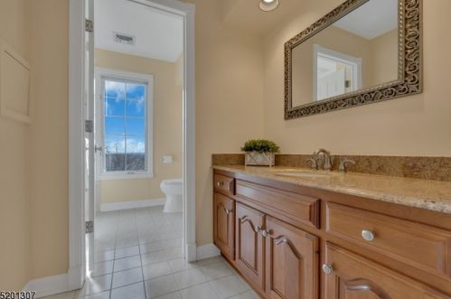 7 Chilton Rd, Chester NJ  07930-3107 exterior