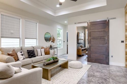 10036 Aly May Dr, Austin TX  78748-1409 exterior