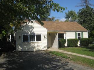 1716 Liberty St, Aurora IL  60502-9437 exterior