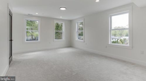 907 Gilbert Rd, Rockville MD  20851-1315 exterior