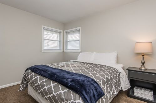 9911 Sarasota Pl, Milwaukee WI 53222-1459 exterior