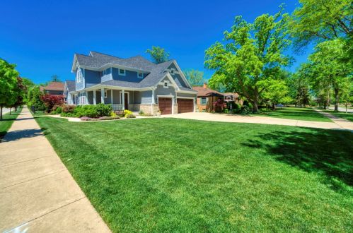 265 Marion St, Elmhurst, IL 60126-3527