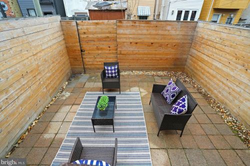 1306 Emerald St, Washington DC 20002-5432 exterior