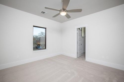 2011 Belford Dr, Austin TX 78757-8207 exterior