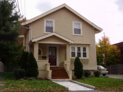 106 Floral St, Newton, MA 02461-1523