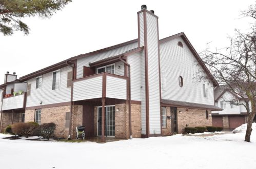 2035 102nd St, Milwaukee WI  53227-1389 exterior