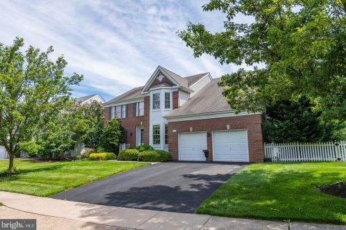19 Sunflower Way, Huntingdon Valley, PA 19006-5450