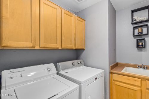 3816 74 Dr, Phoenix AZ 85033-2556 exterior