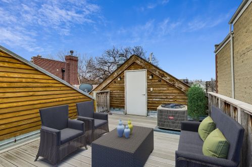 2637 Wayne Ave, Chicago IL 60614-1231 exterior