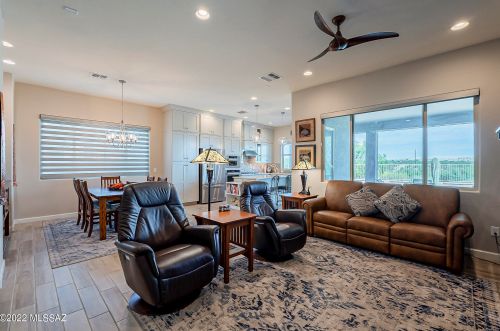 2472 Bassett Peak Dr, Green Valley AZ 85622-8110 exterior