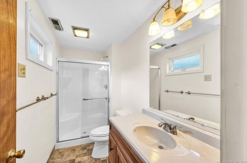 10 Pheasant Run, Windsor CT 06095-1549 exterior