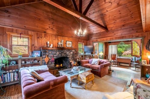 39 Jacobs Rd, Rockaway NJ 07866-4604 exterior