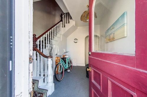 9 Lincoln St, Middletown, RI 02840-2628