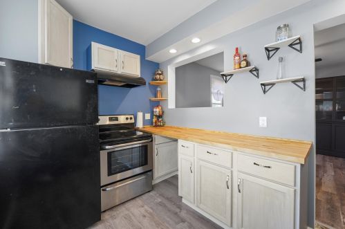 5638 Tripp Ave, Chicago IL 60629-4844 exterior