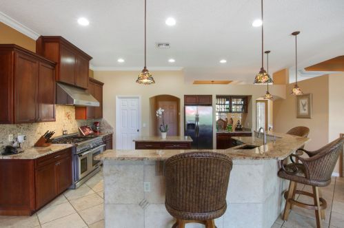 2718 Eagle Dr, Fort Pierce FL 34984-8913 exterior