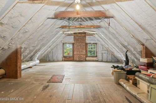 30 Brookridge Dr, Greenwich CT 06830-4830 exterior