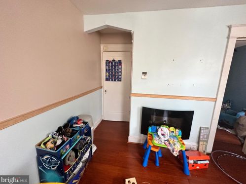 6528 17 St, Philadelphia PA 19126-3514 exterior