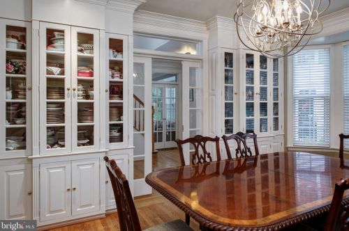 6310 Alderman Dr, Alexandria VA 22315-3730 exterior