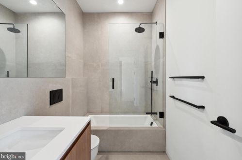 1355 Kater St, Philadelphia PA 19147-1817 exterior