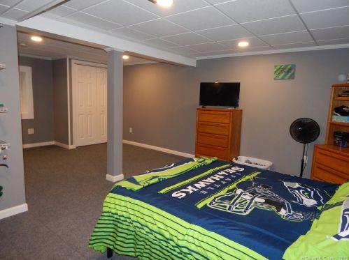 75 Bush Hl Rd, Exeter CT 06249-1210 exterior