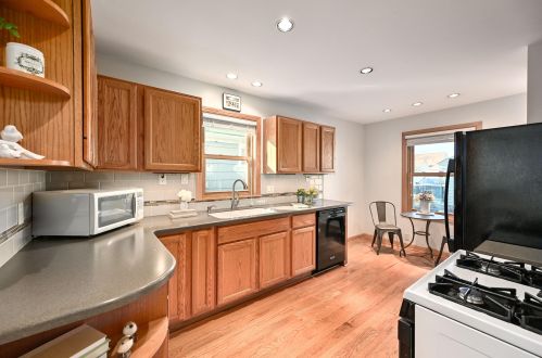 8324 Gridley Ave, Milwaukee WI 53213-3041 exterior