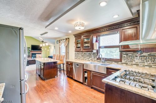 48 Morgan Ln, Bridgewater NJ 08807-3008 exterior