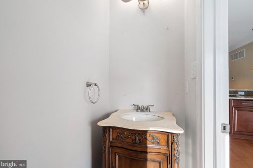 1708 Annin St, Philadelphia PA 19146-3007 exterior