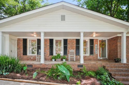 2947 Dunnington Cir, Atlanta, GA 30341-5609