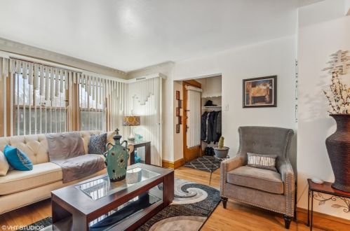 6509 Fairfield Ave, Chicago, IL 60645-4410