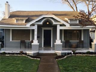 5819 Palo Pinto Ave, Dallas TX  75206-6829 exterior