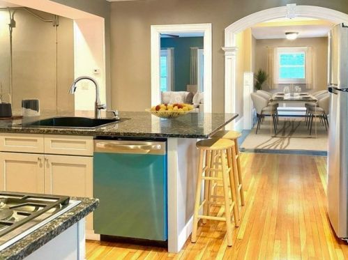 20 Edward St, Worcester MA 01605-3021 exterior