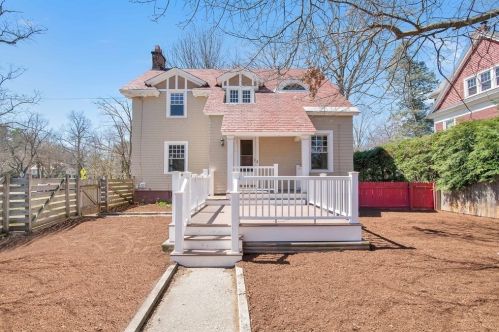 201 Longmeadow St, Springfield MA 01106-1337 exterior