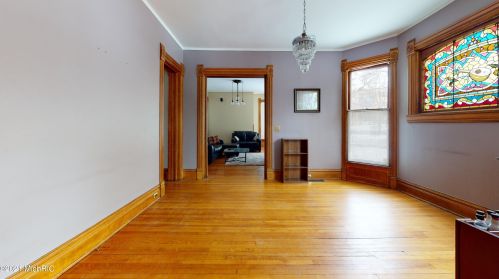 326 Cherry St, Grand Rapids MI 49503-4610 exterior