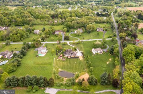 30 Hershey Dr, Pottstown PA 19465-8137 exterior