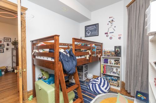 3746 Magnolia Ave, Chicago IL 60626-5305 exterior