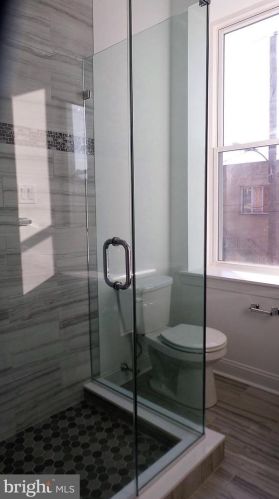 1640 Jackson St, Philadelphia PA 19145-2427 exterior