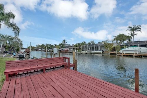 5809 Dory Way, Tampa FL 33615-3633 exterior