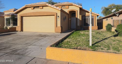 2010 90th Ln, Phoenix, AZ 85037-3880