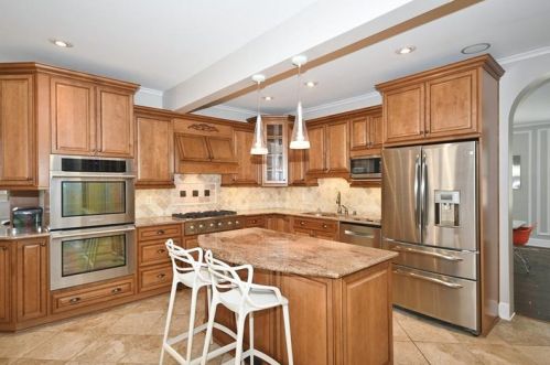 5381 Northumberland St, Pittsburgh PA 15217-1128 exterior