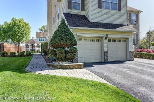 19 Cres Rd, Old Bridge NJ 08857-4101 exterior