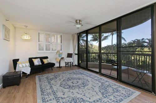 3050 Ala Poha Pl, Honolulu, HI 96818-1623