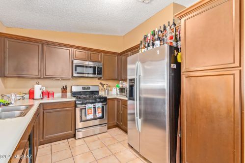 6120 Springbrook Dr, Tucson AZ exterior