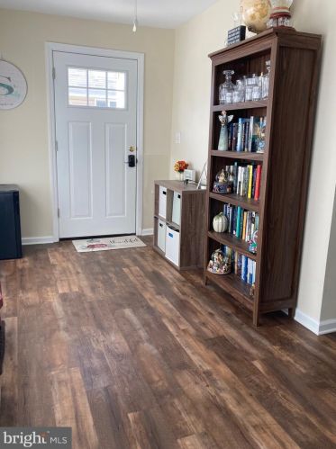 24 Coolidge Ave, Trenton NJ 08648-3713 exterior